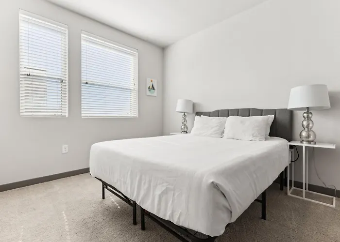 Cozysuites At Rey Apartment *