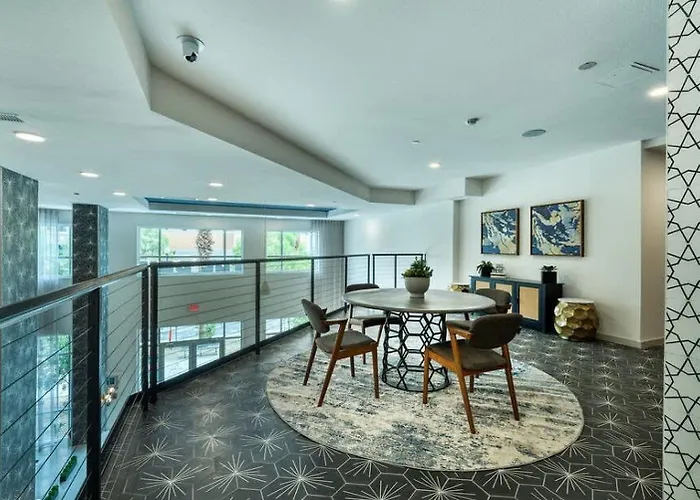 Cozysuites At Rey Apartment