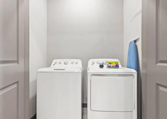 Cozysuites At Rey Apartment